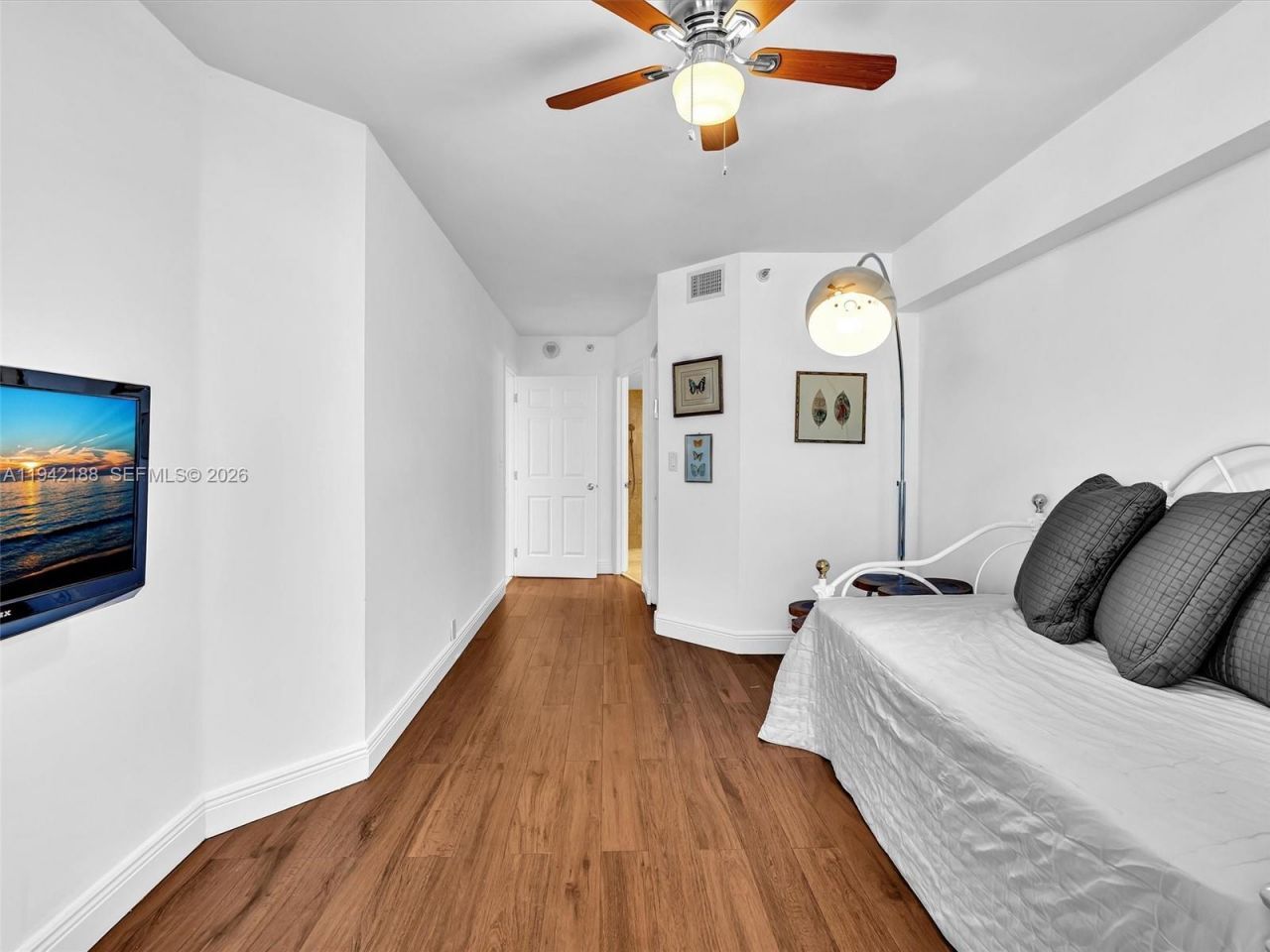 3530 Mystic Pointe Dr, Unit 2502, Aventura, FL 33180 Photo