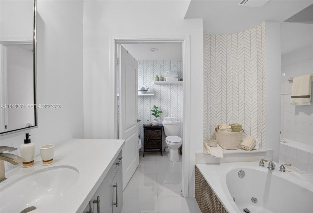 10710 NW 66th St, Unit 114, Doral, FL 33178 Photo