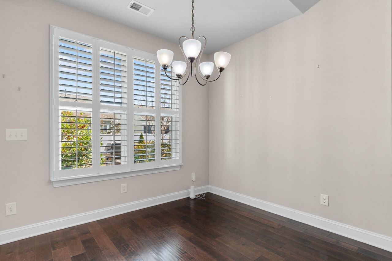 765 Berkshire Ave. Photo 10