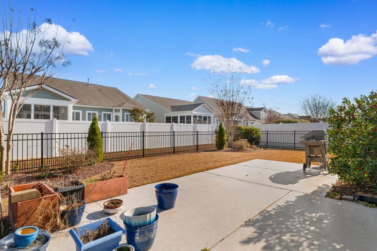 765 Berkshire Ave. Photo 32