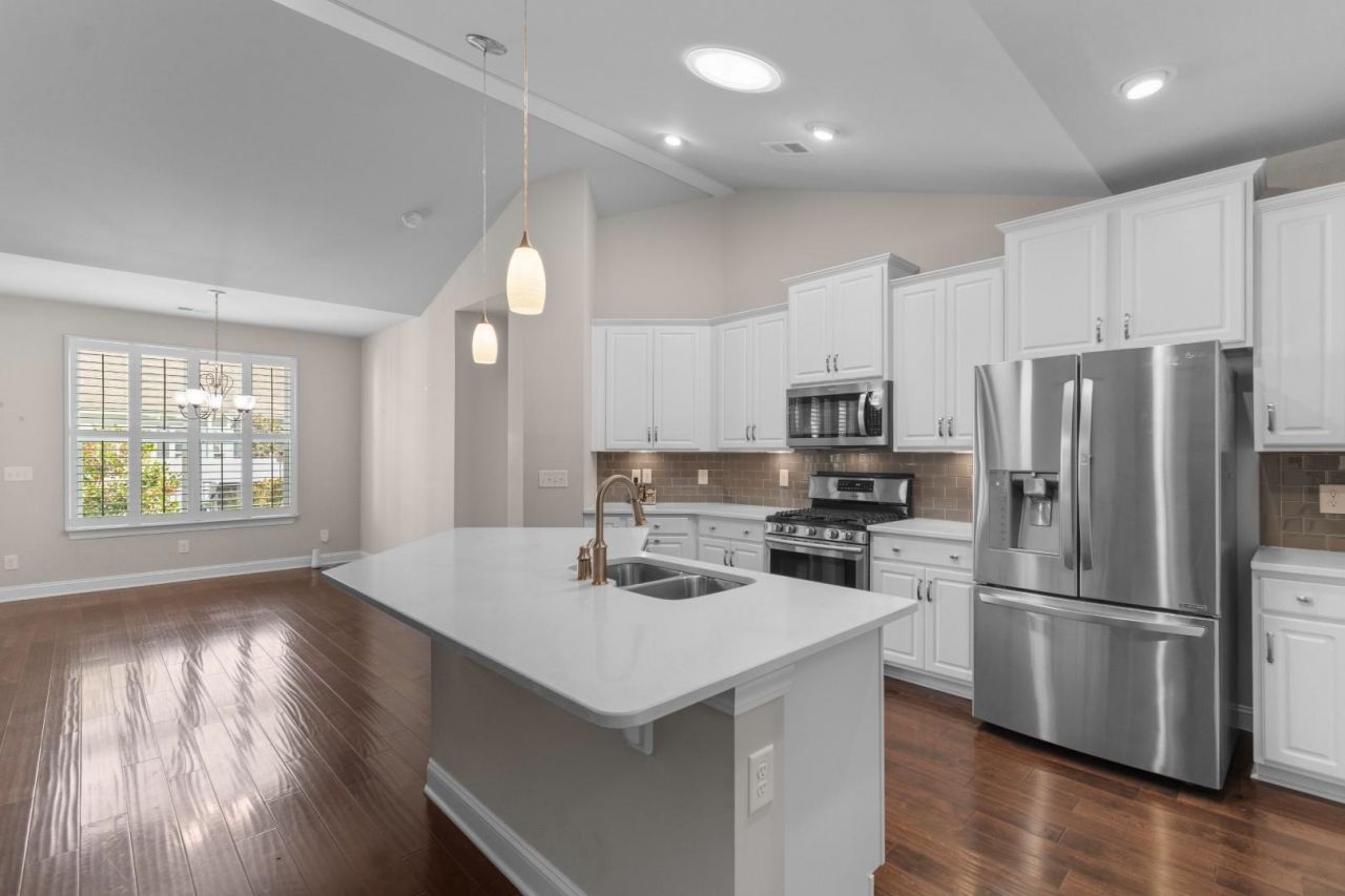 765 Berkshire Ave. Photo 4