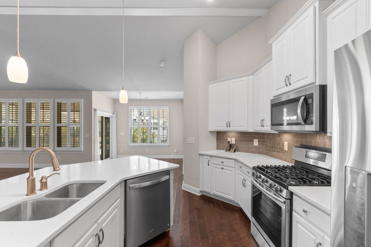 765 Berkshire Ave. Photo 6