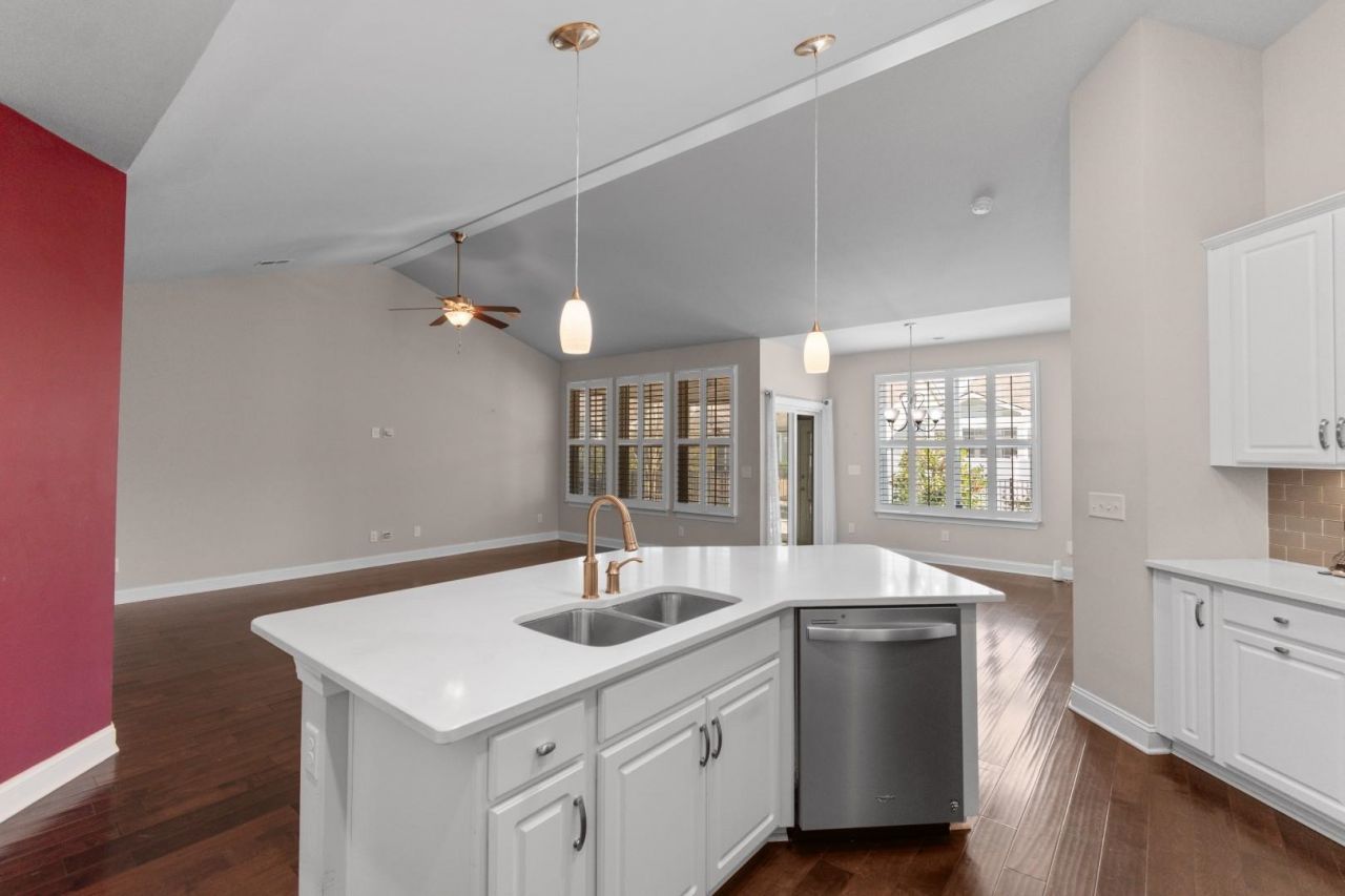 765 Berkshire Ave. Photo 7