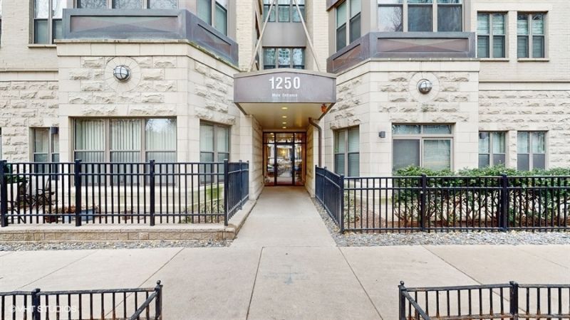 1250 S Indiana Avenue, Unit 1002, Chicago, IL 60605 Main Photo