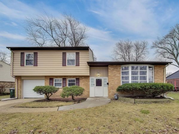1437 E Michele Drive, Palatine, IL 60074