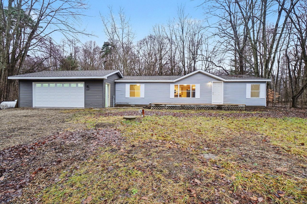 31210 42nd Avenue, Paw Paw, MI 49079 Main Photo