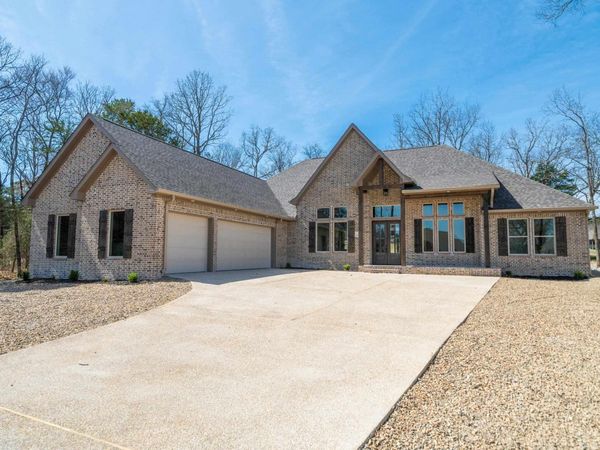 7 Linares Lane, Hot Springs Village, AR 71909