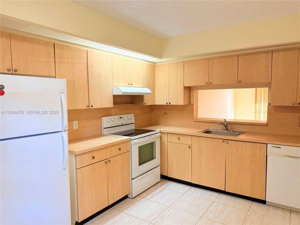 12950 SW 4th Ct, Unit 107H, Pembroke Pines, FL 33027