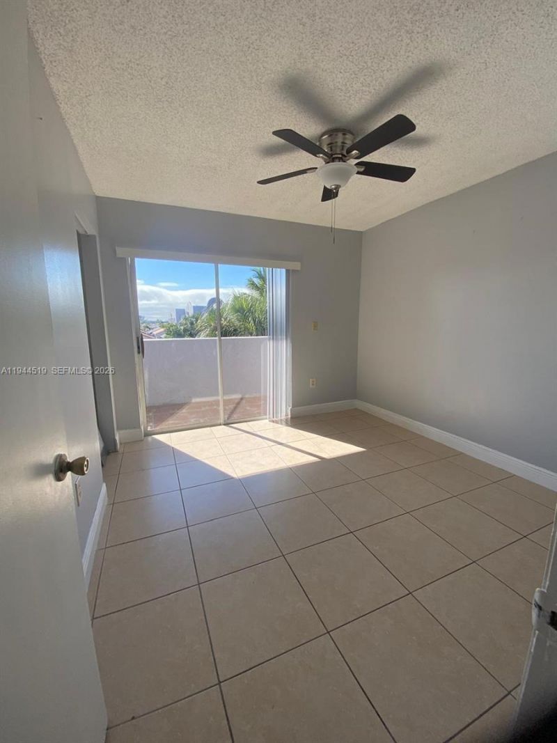 2690 W 76th St, Unit 214, Hialeah, FL 33016 Photo