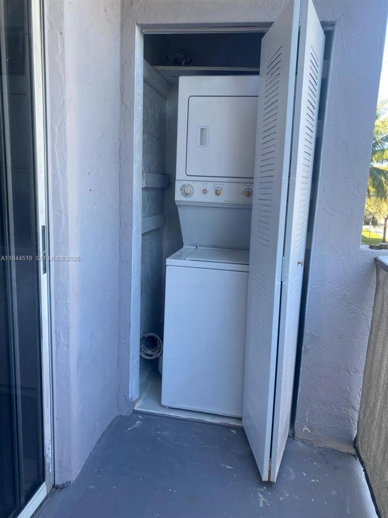 2690 W 76th St, Unit 214, Hialeah, FL 33016 Photo