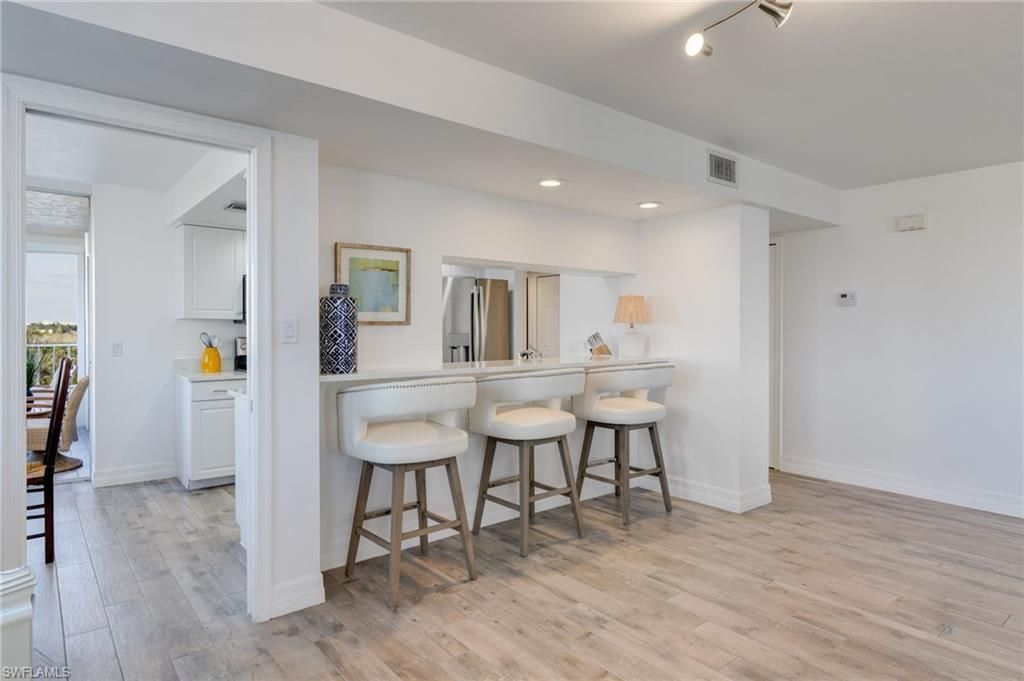 11118 Gulf Shore Dr, Unit A401, Naples, FL 34108 Photo