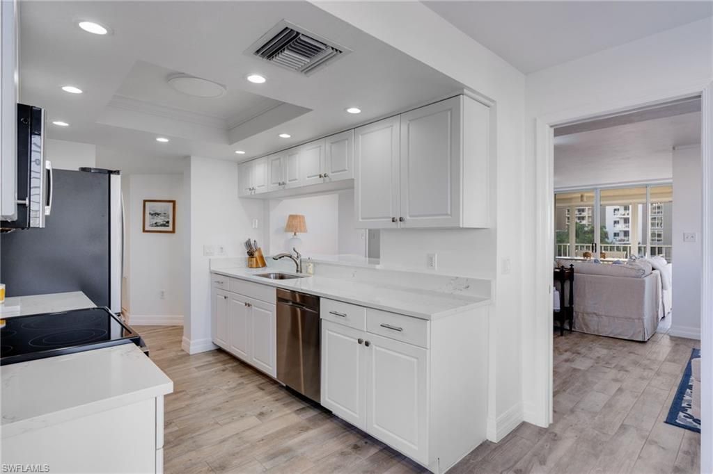 11118 Gulf Shore Dr, Unit A401, Naples, FL 34108 Photo