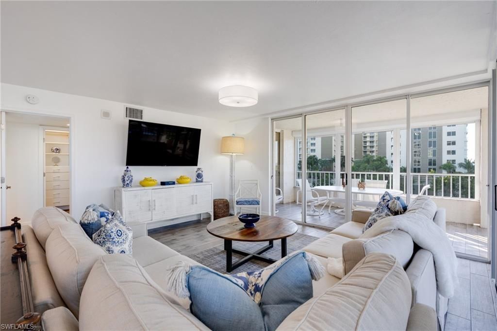 11118 Gulf Shore Dr, Unit A401, Naples, FL 34108 Photo