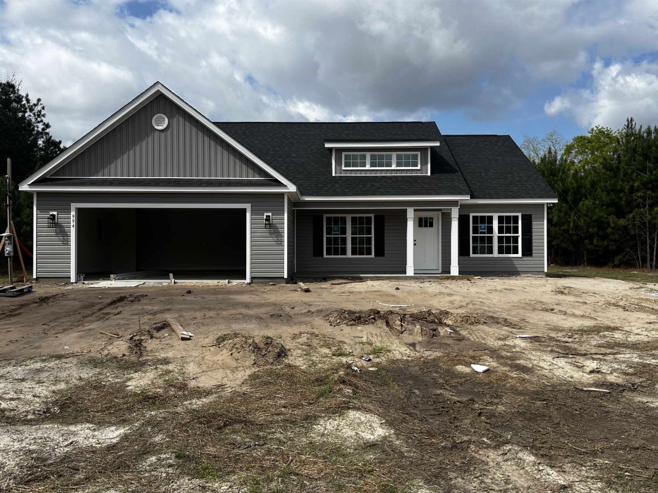 994 Inglewood Dr. Photo 1