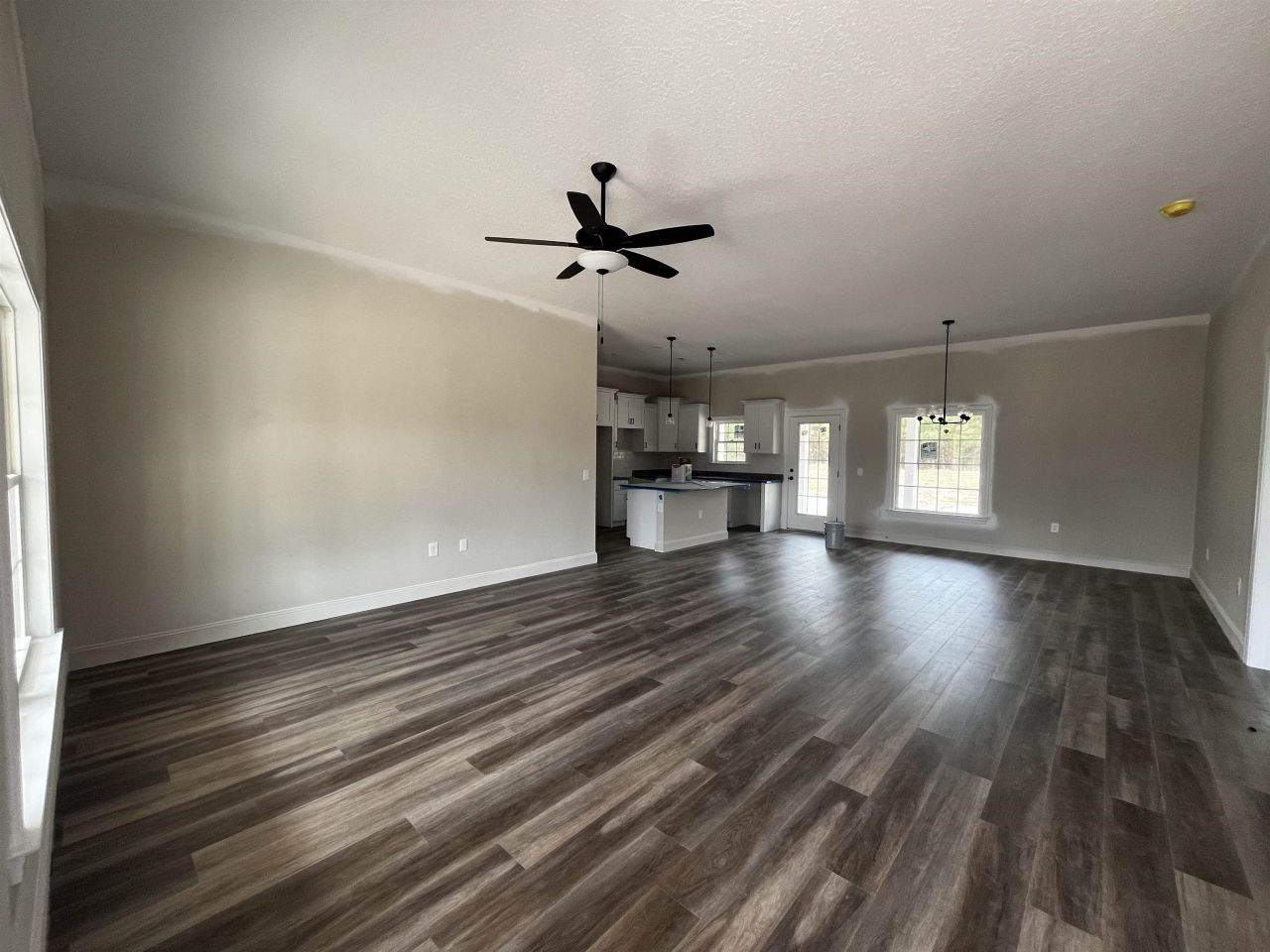 994 Inglewood Dr. Photo 3