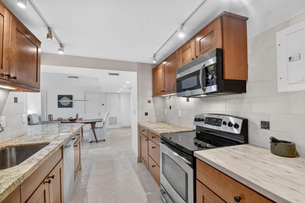 3546 S Ocean Boulevard, Unit 209, South Palm Beach, FL 33480 Photo