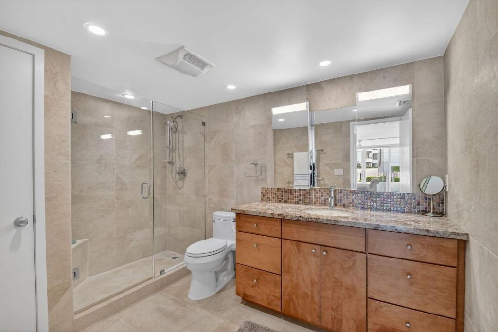 3546 S Ocean Boulevard, Unit 209, South Palm Beach, FL 33480 Photo