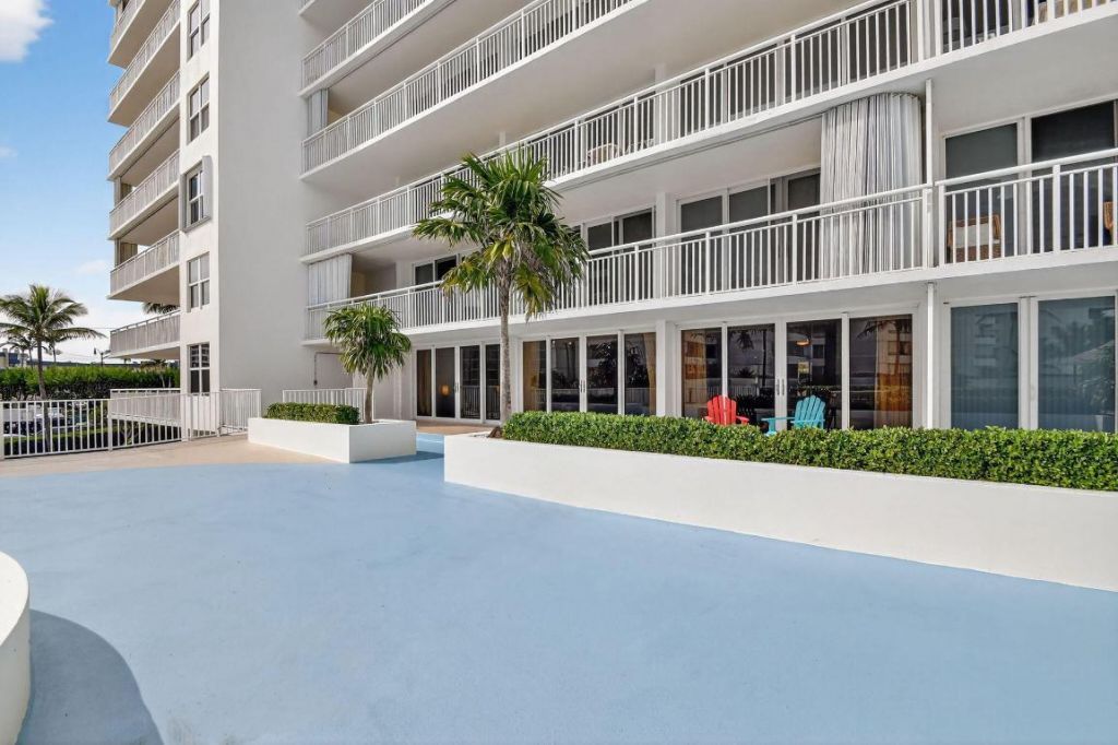 3546 S Ocean Boulevard, Unit 209, South Palm Beach, FL 33480 Photo