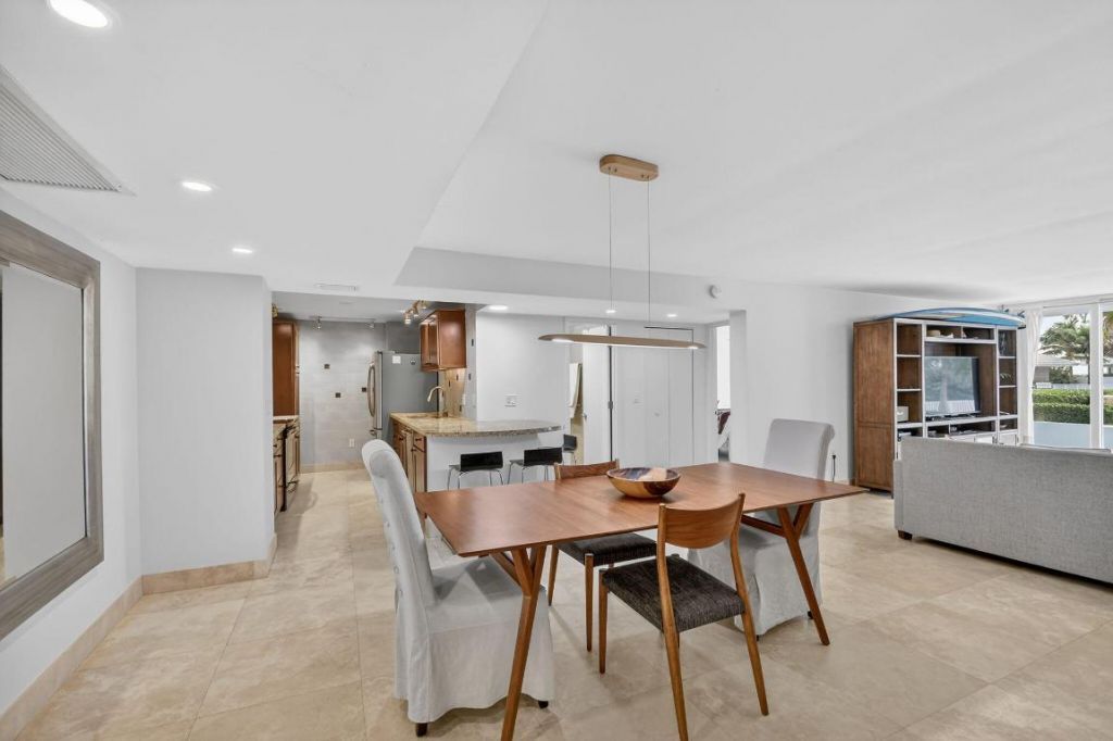 3546 S Ocean Boulevard, Unit 209, South Palm Beach, FL 33480 Photo