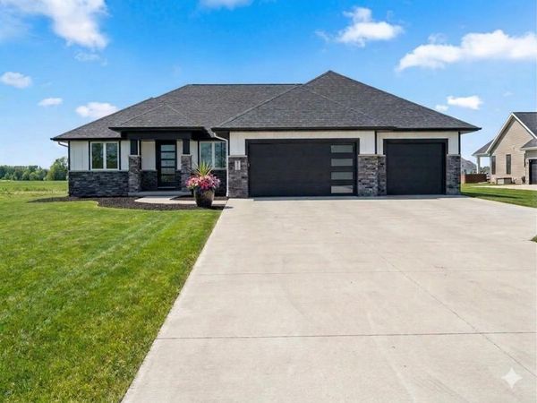 302 KERRIGAN DRIVE, Wrightstown, WI 54180