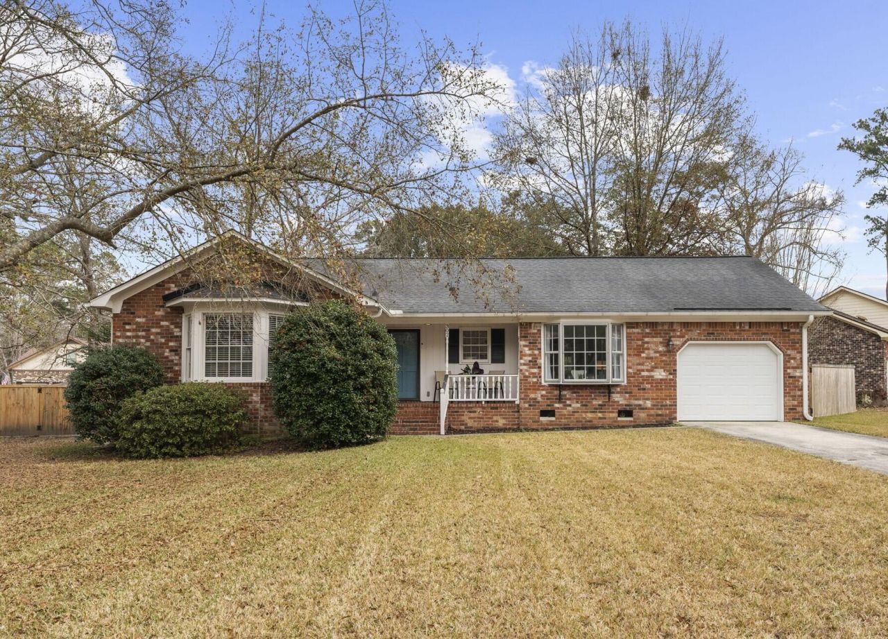 302 Chessington Circle Photo 1