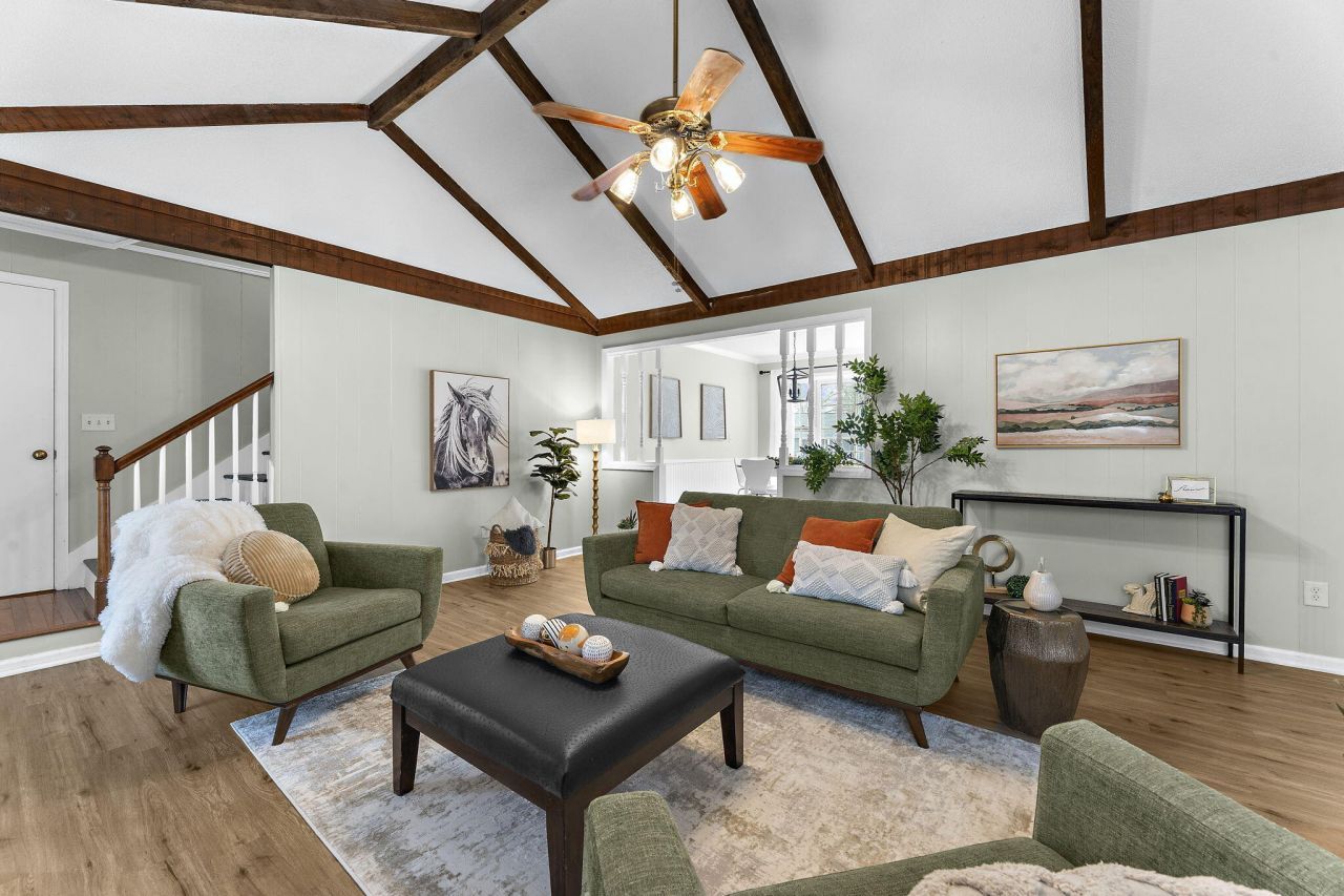 302 Chessington Circle Photo 14