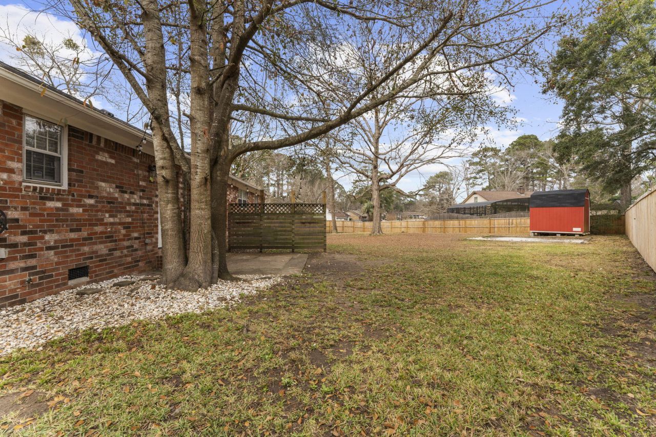 302 Chessington Circle Photo 27