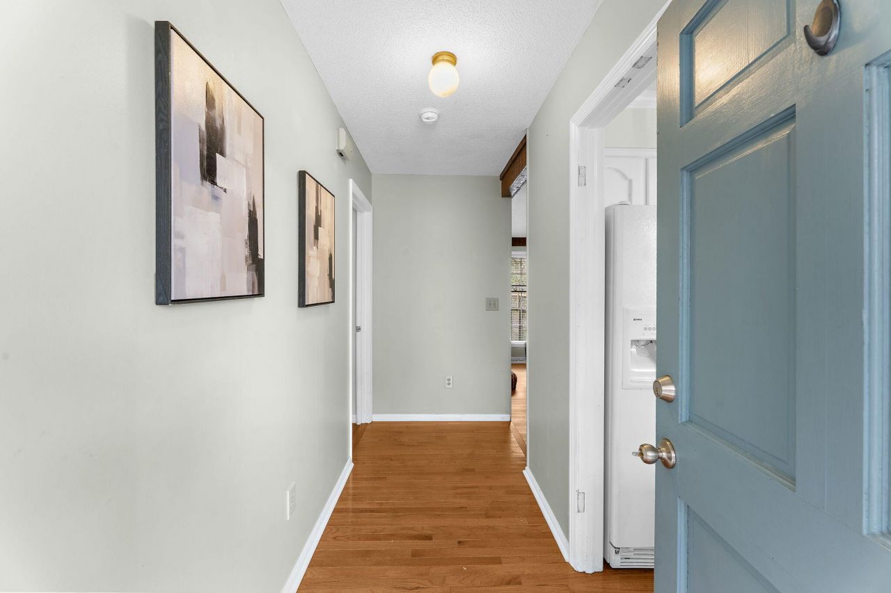 302 Chessington Circle Photo 3