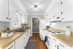 302 Chessington Circle photo 4