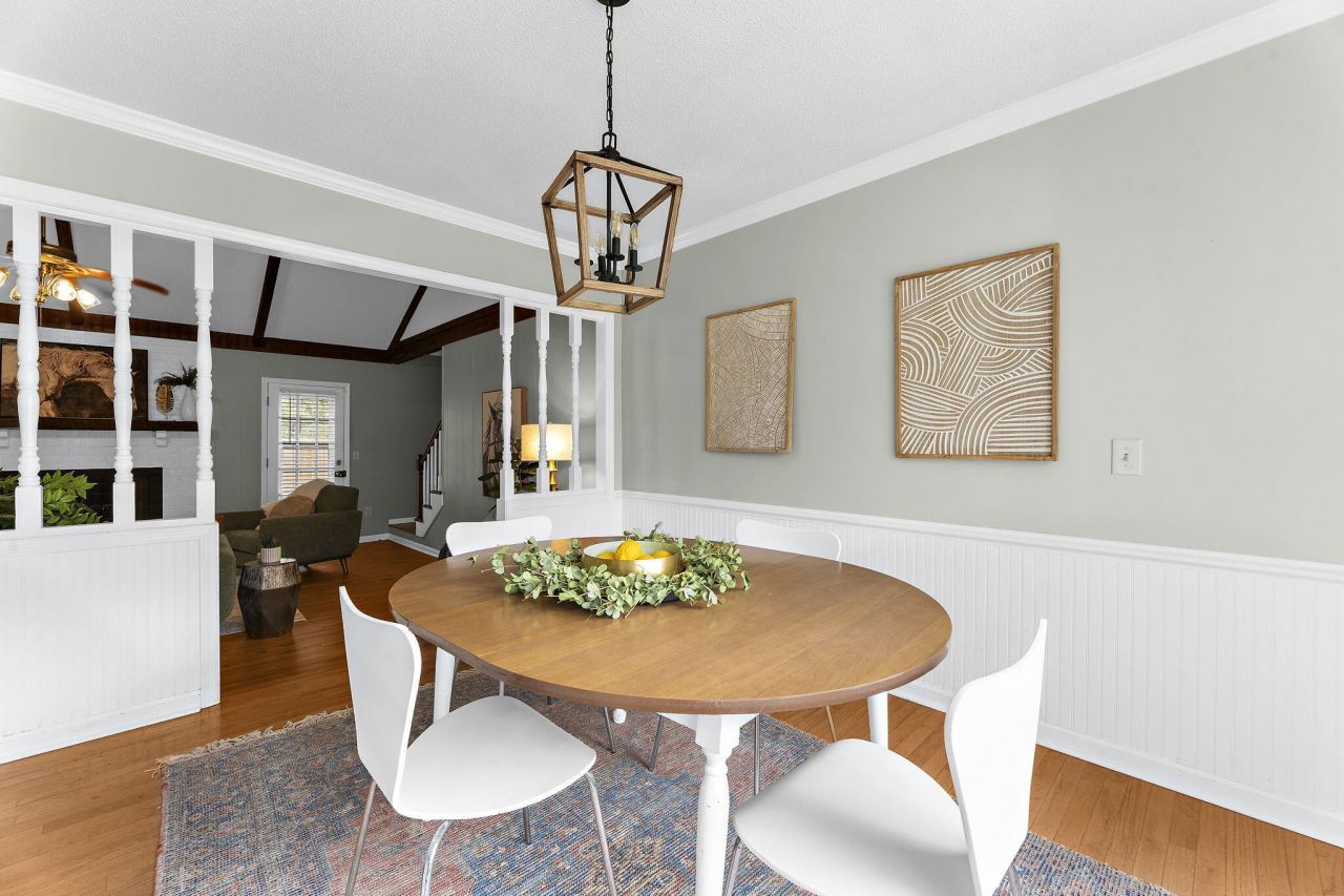 302 Chessington Circle Photo 9