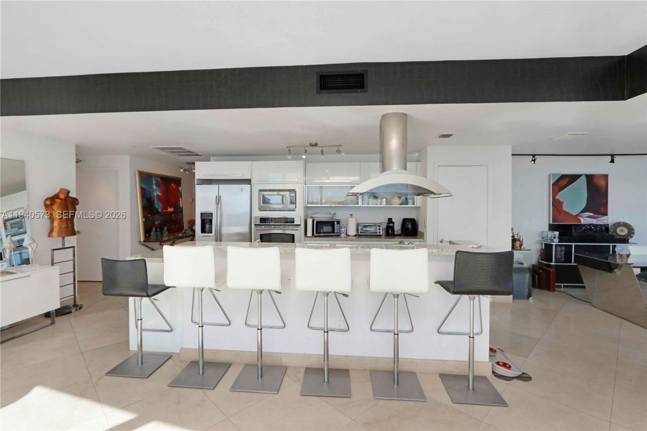 601 NE 36th St, Unit 712, Miami, FL 33137 Photo