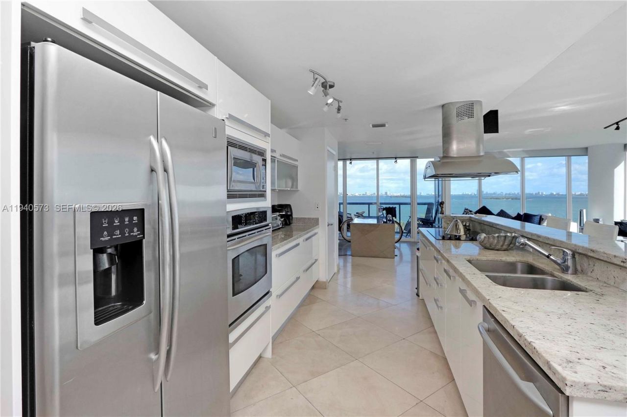 601 NE 36th St, Unit 712, Miami, FL 33137 Photo