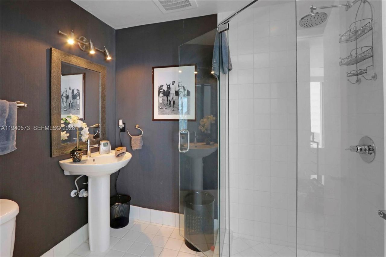 601 NE 36th St, Unit 712, Miami, FL 33137 Photo