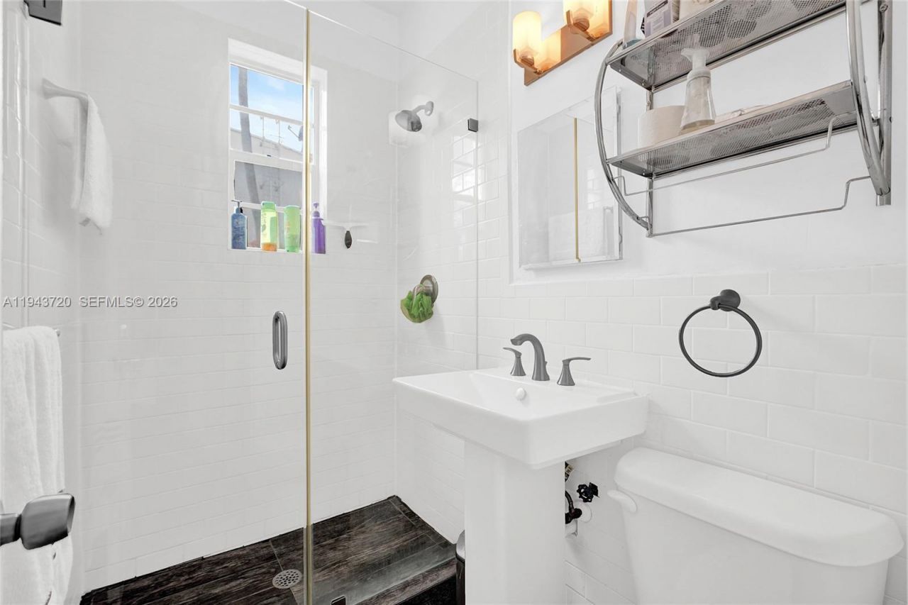 1022 Euclid Ave, Unit 15, Miami Beach, FL 33139 Photo