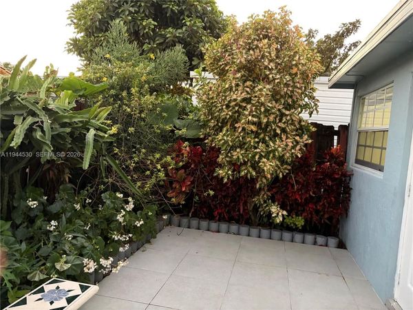 11956 SW 209th St, Miami, FL 33177