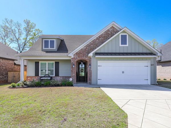 1519 SAWTOOTH, Benton, AR 72019