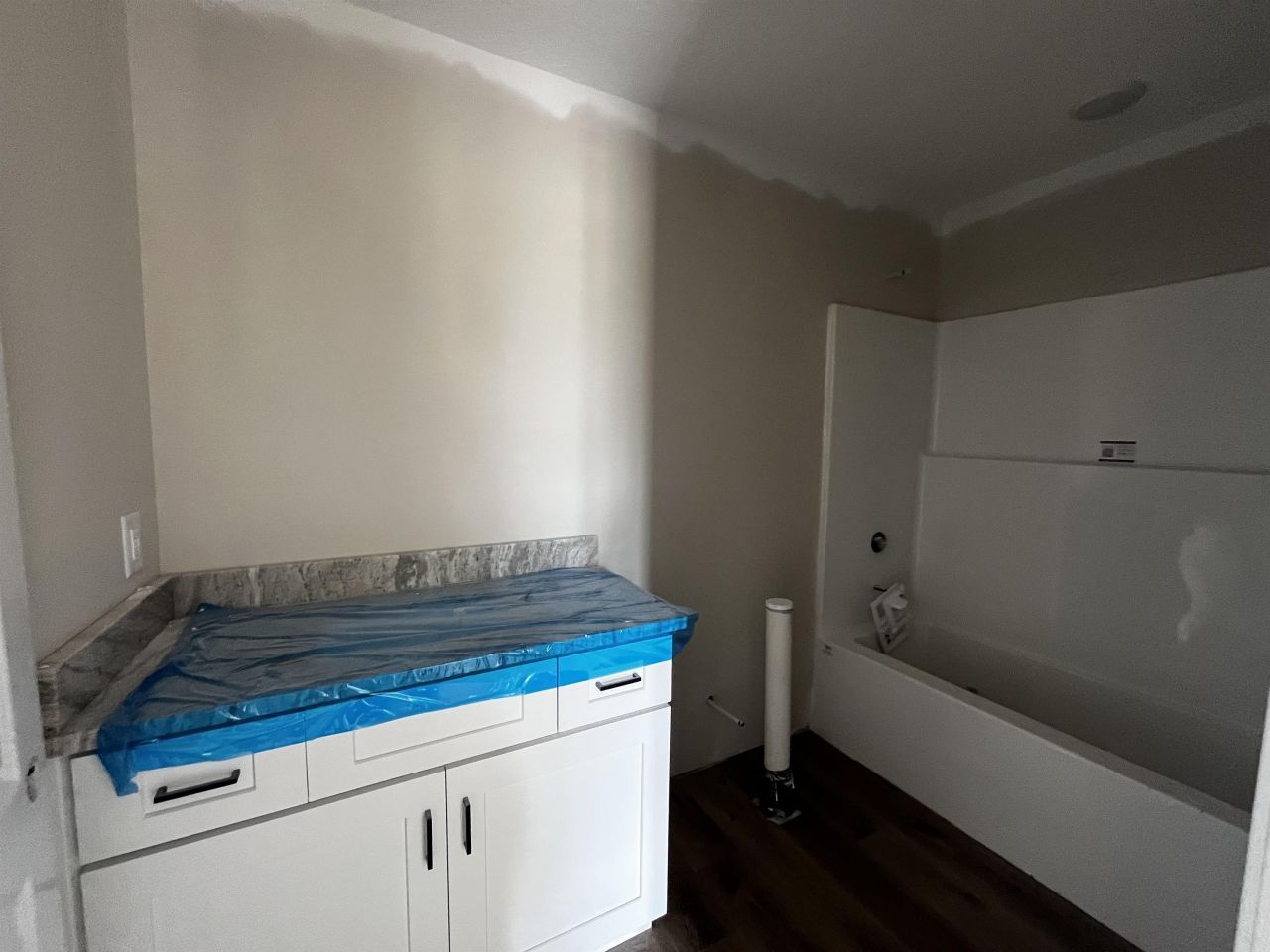 990 Inglewood Dr. Photo 12