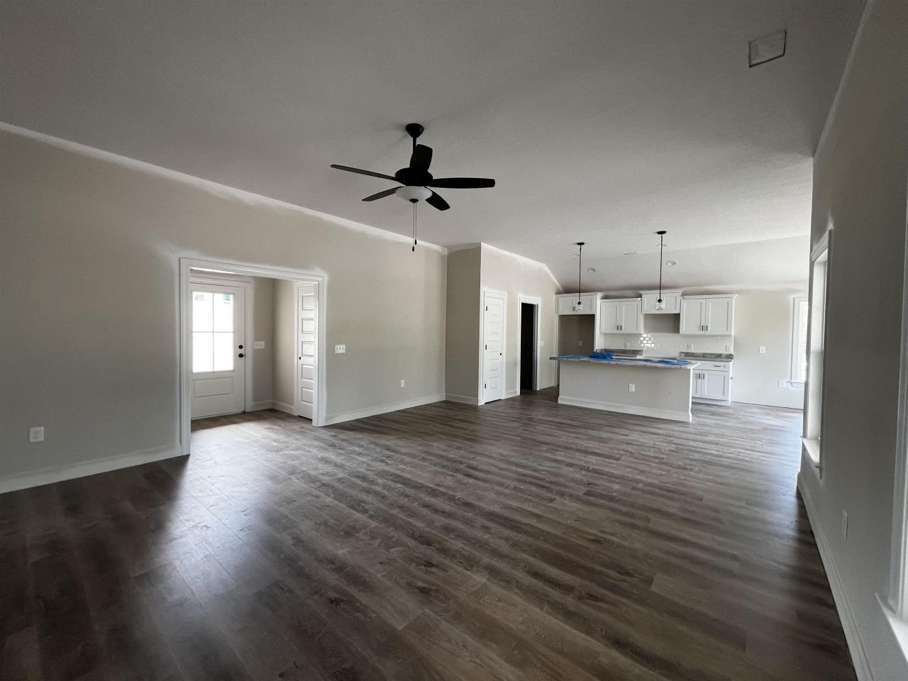 990 Inglewood Dr. Photo 2