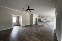 990 Inglewood Dr. photo 4