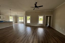 990 Inglewood Dr. photo 4