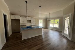 990 Inglewood Dr. photo 4