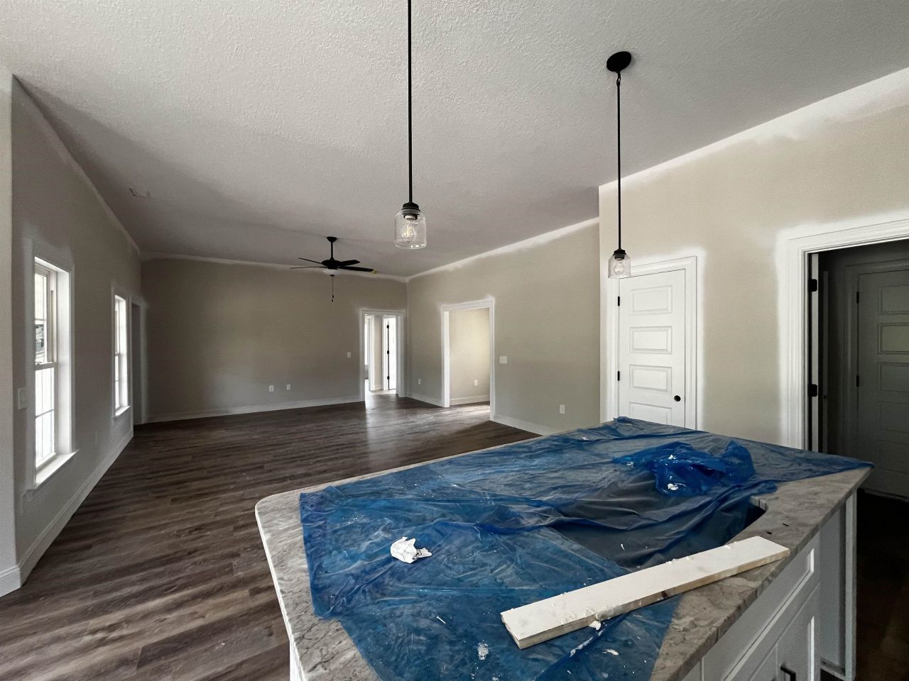 990 Inglewood Dr. Photo 7