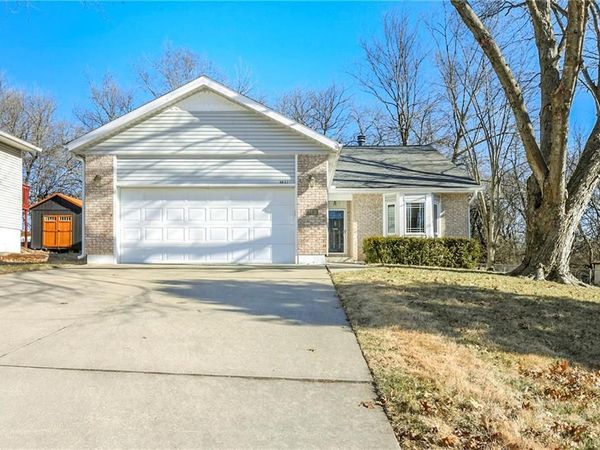 3431 Tudor Drive, Leavenworth, KS 66048