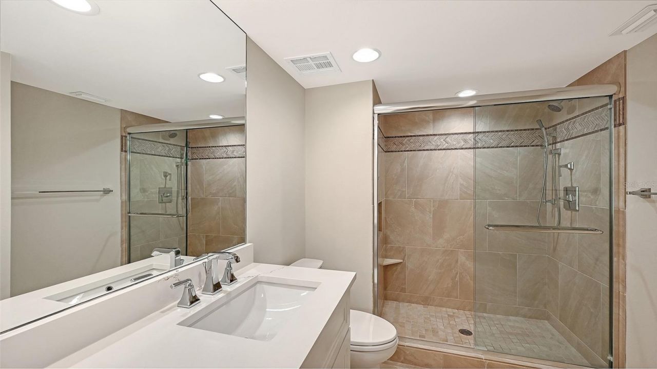 2425 Gulf Of Mexico Drive, Unit 1B, Longboat Key, FL 34228 Photo