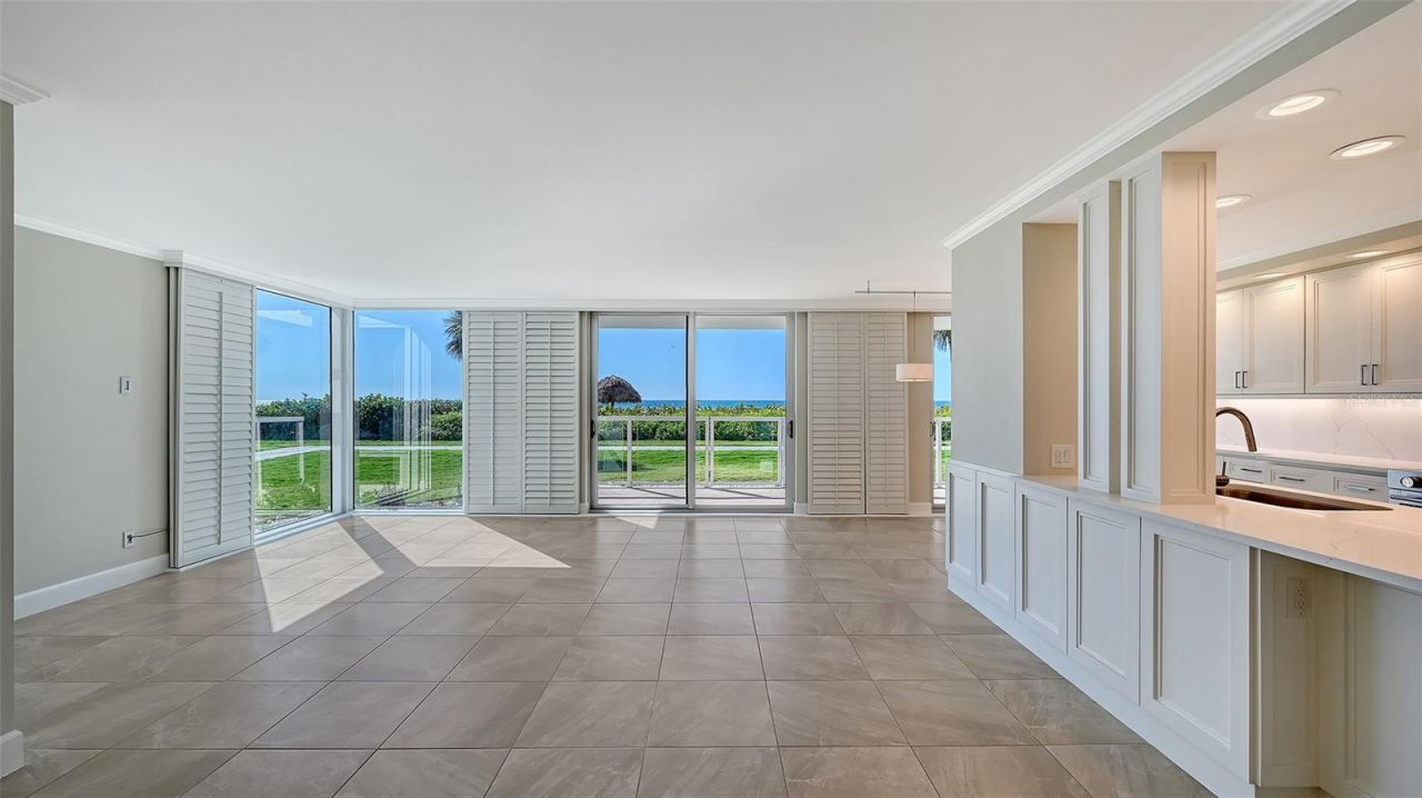 2425 Gulf Of Mexico Drive, Unit 1B, Longboat Key, FL 34228 Photo