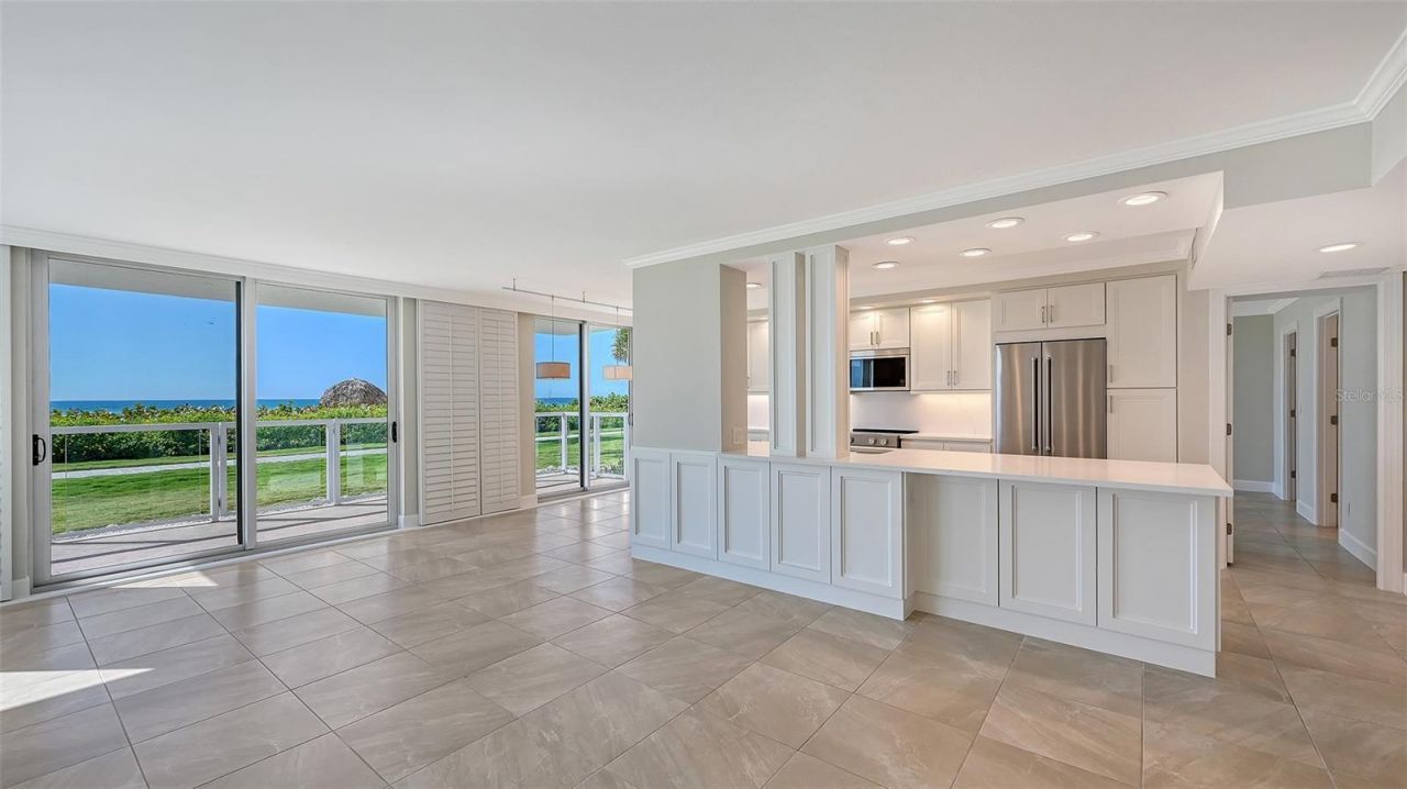 2425 Gulf Of Mexico Drive, Unit 1B, Longboat Key, FL 34228 Photo
