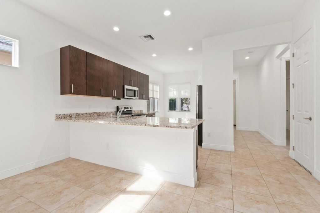 9189 SW Pepoli Way, Port Saint Lucie, FL 34987 Photo