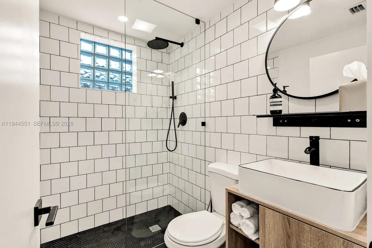 1237 NW 33rd Ave, Unit 1, Miami, FL 33125 Photo