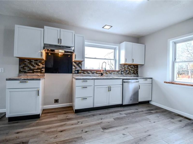 1885 Lake Road, Medway, OH 45341 Photo 16