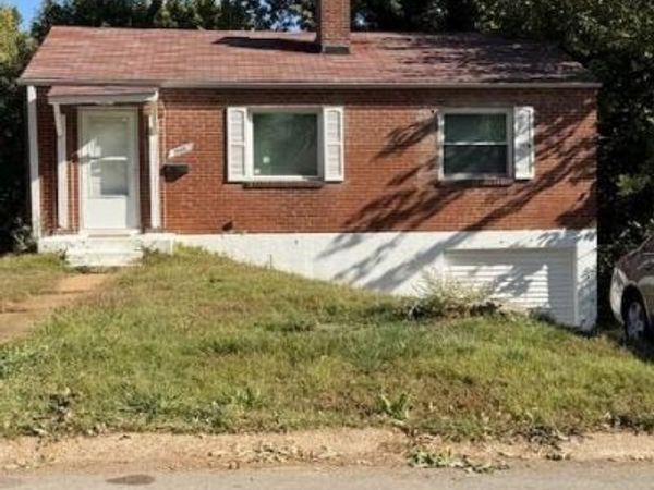 1965 Park Lane, St Louis, MO 63136